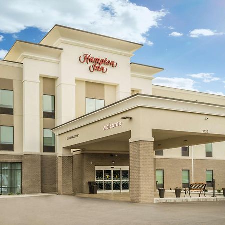 Hampton Inn Newport Exterior photo